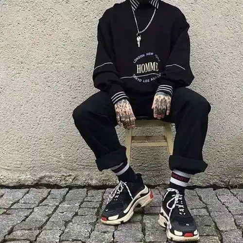 运动风怎么优雅帅气这几件单品让你迅速入门
