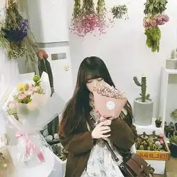 女生头像丨爱一个人太累我决定爱十个
