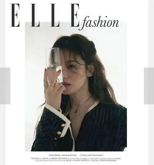 宋慧乔晒伤妆火上热搜,慵懒卷发森系十足,离婚后少女感更足
