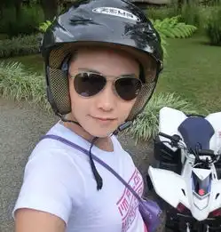 中国足坛浪子谢晖娶名模爱洋妞恋美女主播
