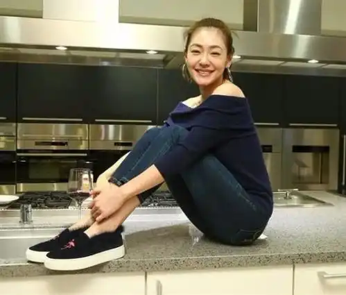 从台湾七仙女到四姐妹,大s好像回到18岁,杉菜真的回来了
