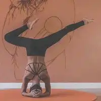 适合做头像的瑜伽动作微信头像图片大全
