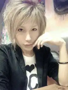 谁能推荐些唯美男头像
