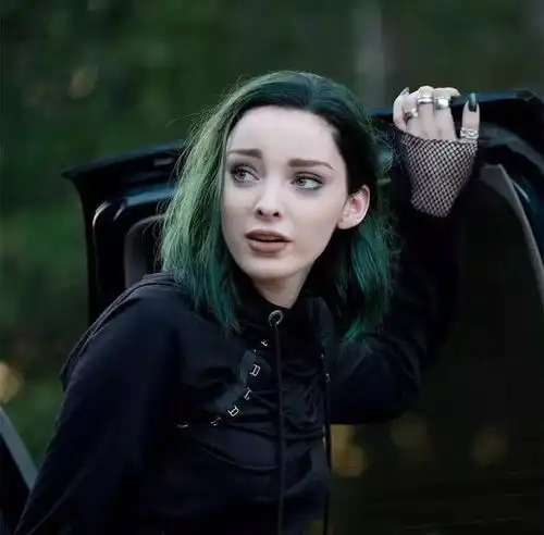 精灵面孔魔鬼身材,门萨俱乐部会员,北极星真是天赋异禀本人
