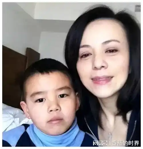离婚受创伤,54岁享受着单身,两段失败婚姻王琳都经历了什么
