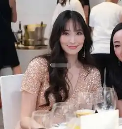 陈伟霆教跳舞,全程眼神黏吴宣仪身上,后排宋祖儿求关注也看不见
