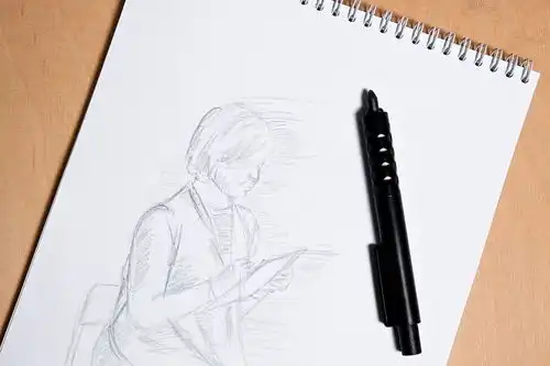 画漫画用的g笔是用来勾线的吗
