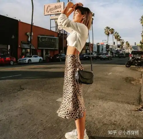 年过四十的女性,都特别爱穿这几款裙子,容易穿出地摊货的感觉
