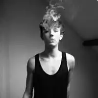 有人比我好请你别心动
