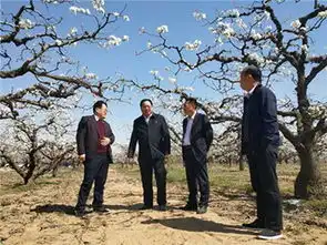 好人袁成友走进家乡的春天里
