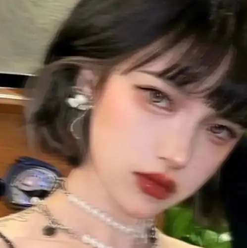 女生高级感小众头像
