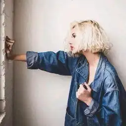 牛仔外套丨不知道从什么时候开始,喜欢用文字来描述自己的心情
