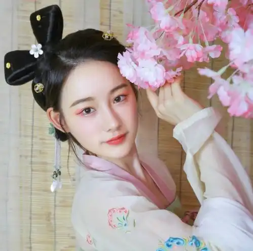 五个生肖女,生肖虎女孩外表看来很无害,生肖龙就是脾气有点古怪
