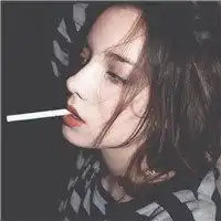 在车里抽烟的图片二次元微信头像图片大全
