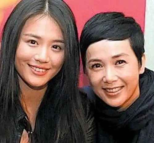 娱乐圈中这些当红明星竟是亲戚,从不相互炒作,实力低调大赞
