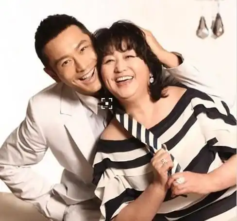黄晓明说的是真话3年前采访自曝钱全交妈妈打理,但仍有疑点
