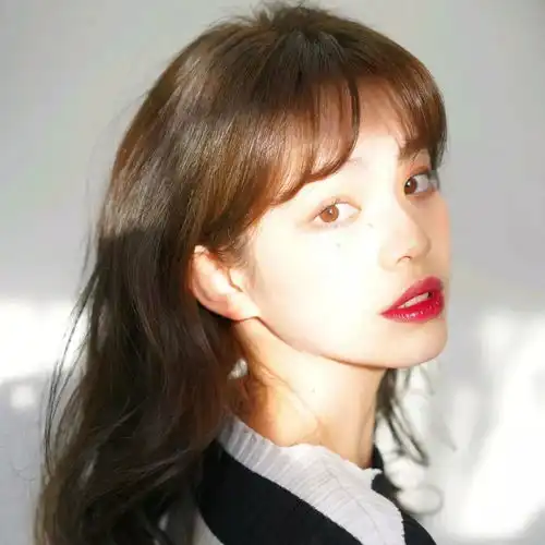 晴天娃娃每天心情都要艳阳高照哦
