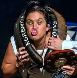 男子的鞋臭晕评委却获得冠军,盘点那些奇葩的比赛
