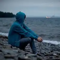 想找一张,男生转身离去略显落寞的伤感背影图片
