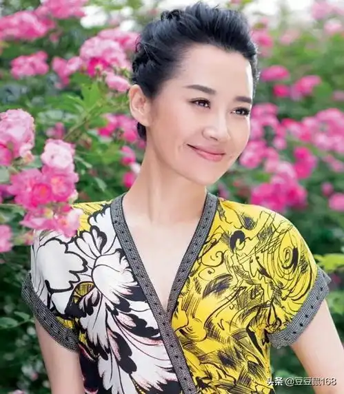 一个风情万种的女子许晴
