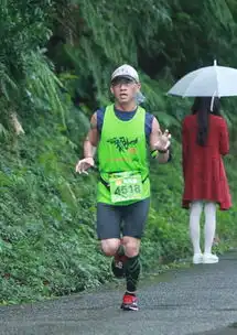 台湾马拉松安排女鬼陪跑选手成绩明显进步
