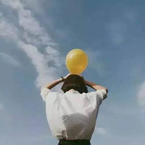 利用天空这样拍更有活力文艺的美照
