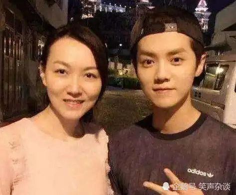 本以为关晓彤妈妈够漂亮了,当看到鹿晗妈妈,网友瞬间不淡定了
