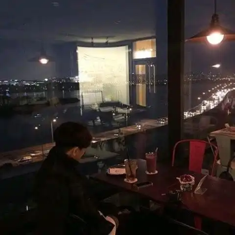 最适合官宣的情侣头像你爱清风烈酒,我爱过你
