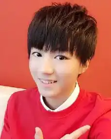 适合00后男生发型
