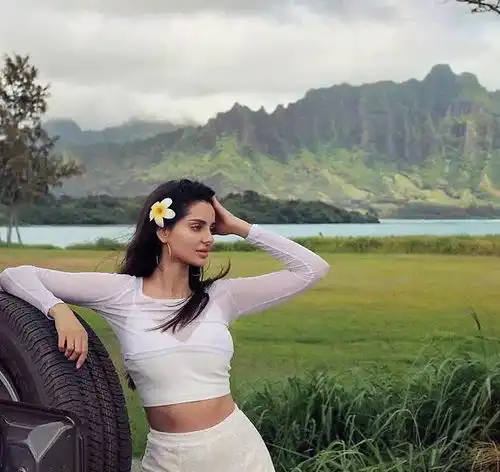 伊朗超模,热爱健身,颜值身材都在线,展现中东女性别样美感
