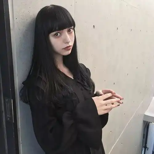日本的洛丽塔美少女,凭借自己打造漫画眼成新晋宅男女神
