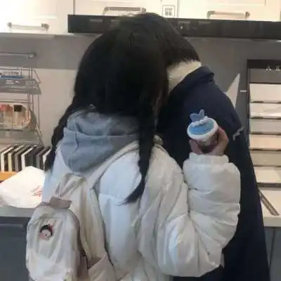 一对两张暧昧伴侣头像
