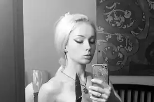 乌克兰真人芭比开拍电影竟然演杀手
