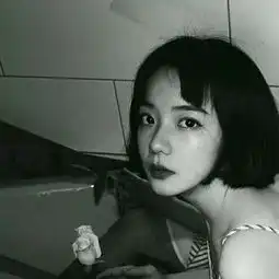 丧系欧美头像女
