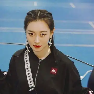 张
