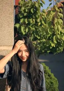 请问一下这个女生叫什么名字啊很喜欢她的照片
