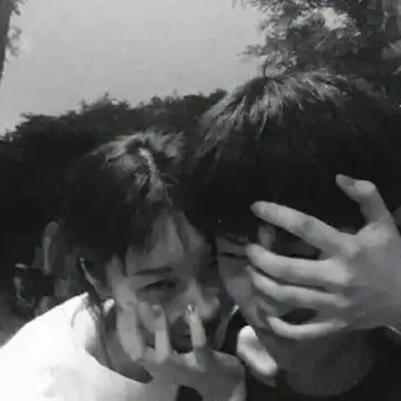 污污的一对秀恩爱情侣头像,情侣头像图片
