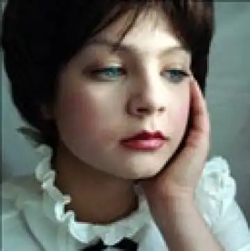 欧美意境风格的qq头像你一定要比我过的幸福
