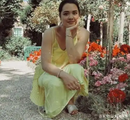 钟丽缇大女儿选美出尽风头,腰细胯宽身材傲人,长相风情复刻妈妈

