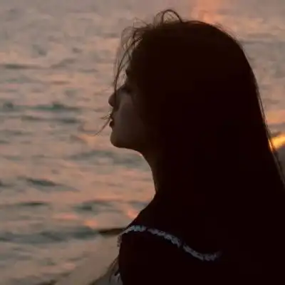 多可笑我忘不了一个网恋
