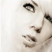 请叫我女王殿下
