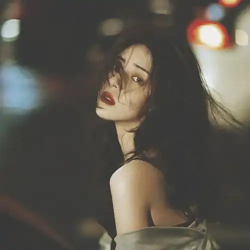 意难平的高冷情绪文案死了,就像水消失在水中
