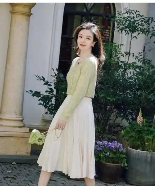 女人夏天怎么穿搭出高级感夏天怎么穿出高级感
