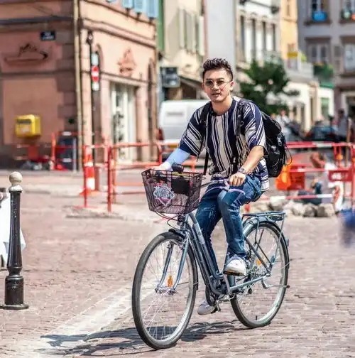 苏有朋这个45岁的中年男人,情商高还很会穿网友难怪能火30年
