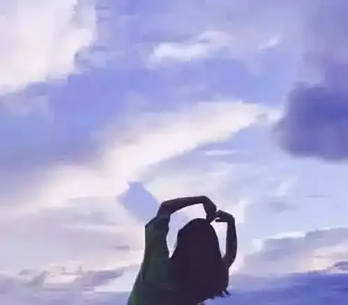 最近超火不像情头的情侣头像,躲藏在群里的班主任,也看不出
