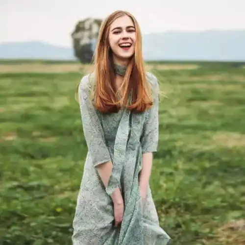 微胖女生到底怎么穿才好看
