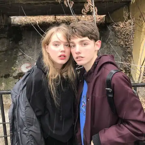 教你10句很黄很暴力的晚安情话
