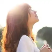 求意境女生头像
