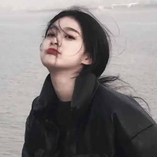 我们是没有钻戒的爱情
