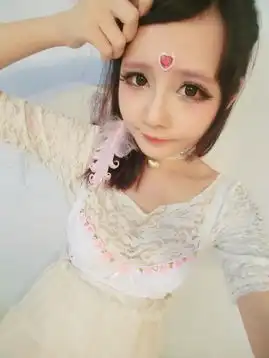 中国芭比娃娃生活照曝光引网友围观
